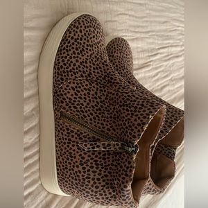 Womens Universal Thread Platform Sneaker Size 8